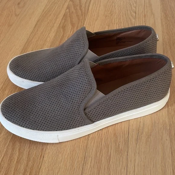 STEVE MADDEN Women’s slip sneakers, size 8 - Picture 1 of 8